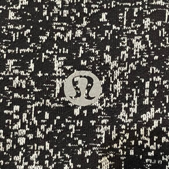 Lululemon Athletica Fit Physique Crop Leggings Jacquard approx 12 Black White - Picture 9 of 14